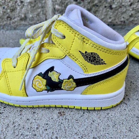 NIKE Air Jordan 1 Girls 9 9C Mid SE Yellow Floral Sneakers Toddler Rose Patch - Picture 6 of 12
